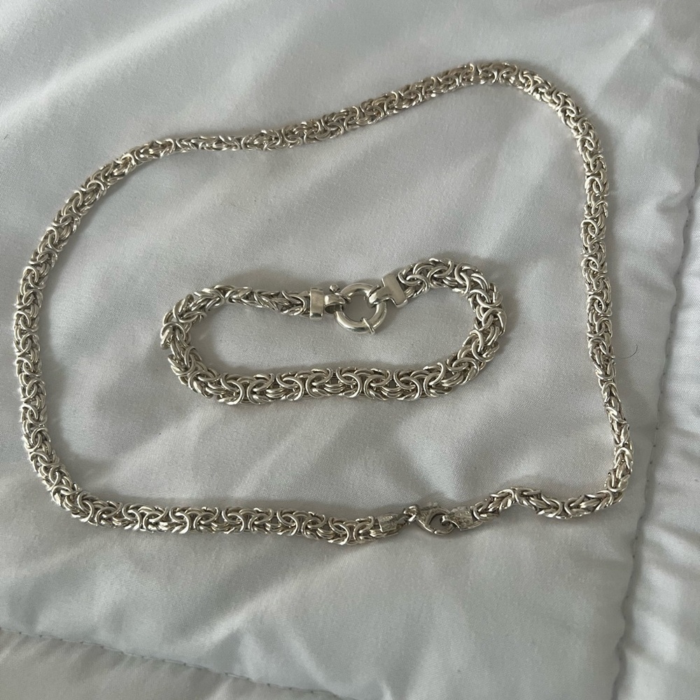 Elegant Silver Chain Necklace and Bracelet Set